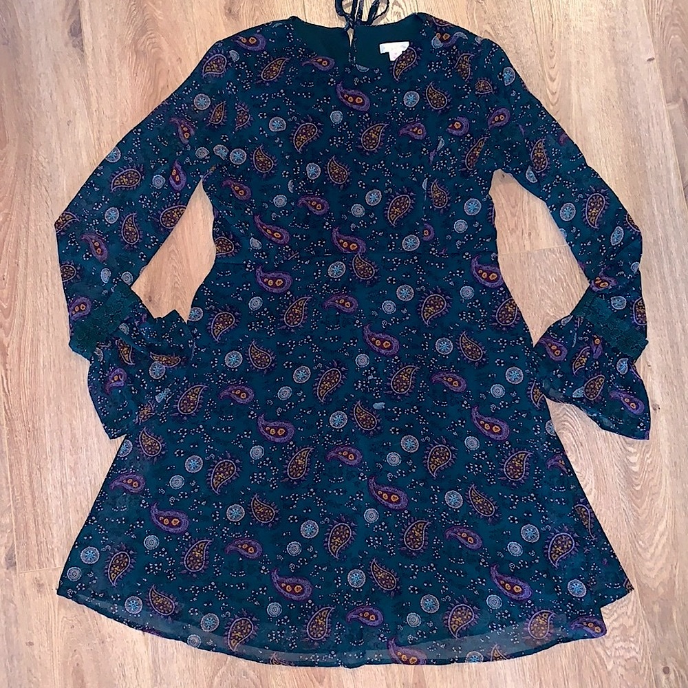 Gorgeous paisley print dress size M
